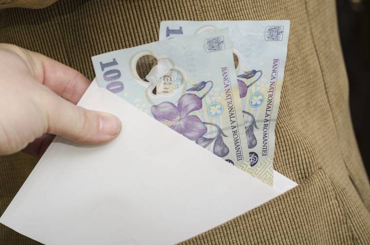Több ezer lejnyi kenőpénzt fogadhatott el a botoşani-i kórház igazgatója